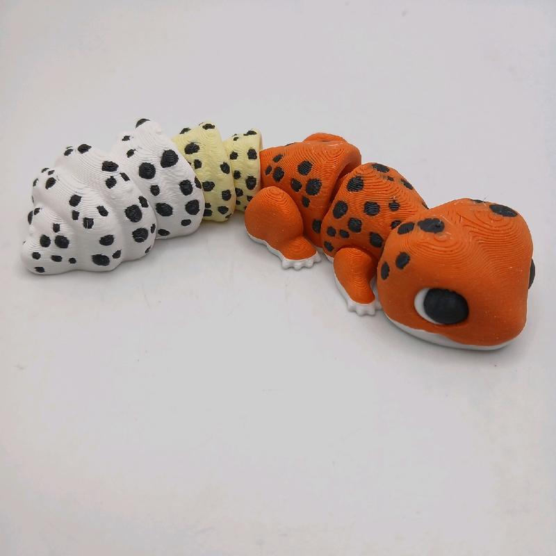 Cute 3D Printed Articulating-Flexi Leopard Gecko or Salamander Figurine Fidget Desk Buddy Animal Critter home decor Gift Accessory Ornaments super cute