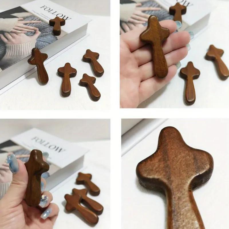 Wooden Mini Cross, 16pcs set Portable Handheld Prayer Cross, Religious Decorations for Home Church Outdoor Activities