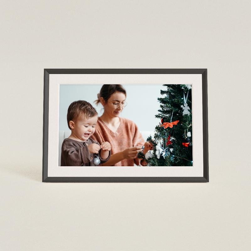 Aura Digital Picture Frame - 10.1