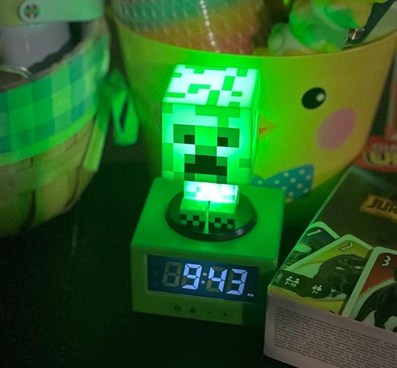 Minecraft Creeper Icon Alarm Clock for Gamers - Perfect for Your Bedroom