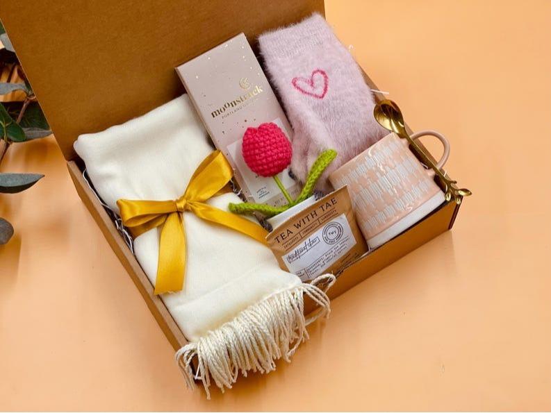 Hug In A Box, Encouragement Gift, Mom Gift Set, Hygee Gift Box, Thinking Of You Box, Cozy Care Package, Self Care Basket, Scarf Gift Box