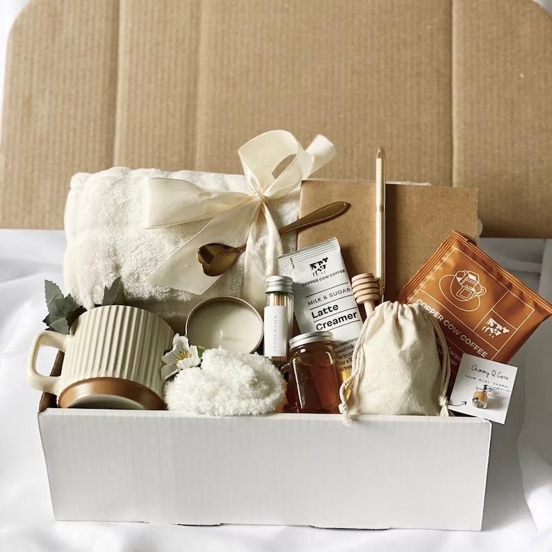 Cozy Hygge gift box | Self care gift box | Mothers day |Gift set for her | Mom Miss you | Sending a hug | Gift for colleagues | Blanket Gift