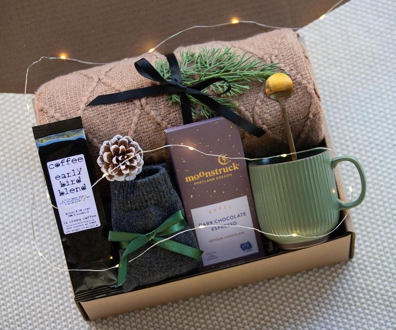 Christmas Gift Box, Gift Box for Women with Blanket & Socks, Hygge Gift Box, Self Care Package, Cozy Gifts for Women, Special Gift, Basket Cozy Winter Gift Box | Trendy Gift Box, Christmas Gift Box