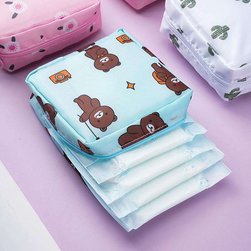 Travel-Friendly Sanitary Pad Organizer Bag - Cute Cartoon Print, Durable Polyester with Zipper