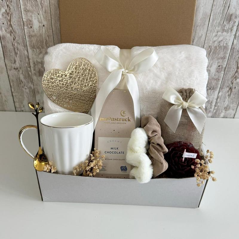 Sister birthday gift box, Birthday gift basket friend, Mom birthday gift basket, 25th birthday gift box, Best friend 60th birthday gift