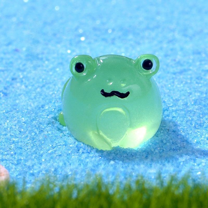 Cute Cartoon Frog Design Resin Ornament, 6 Counts set Mini Luminous Frog Decorative Craft, Home Decor Supplies for Living Room Bedroom Office Dormitory