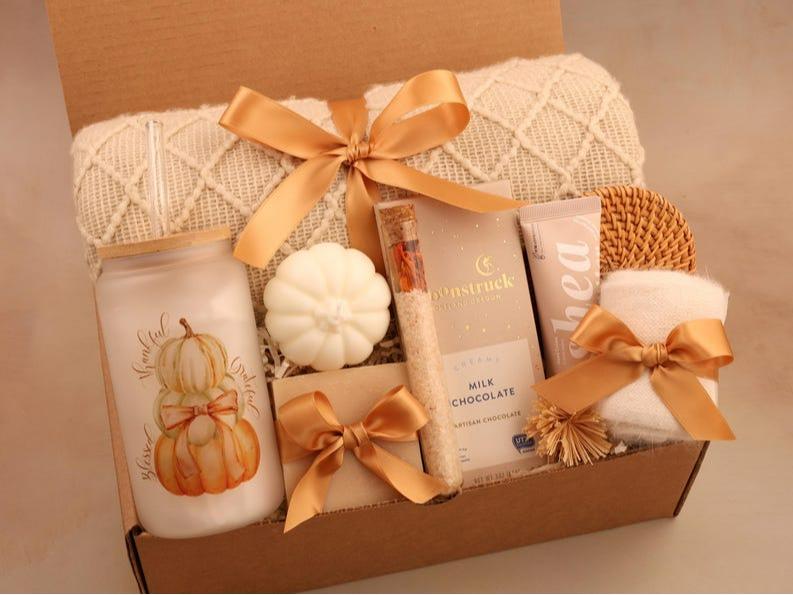 Christmas Gift Box, Hug In A Box, Encouragement Gift, Mom Gift Set, Thinking Of You Box, Cozy Care Package, Gift For Women, Happy Holidays Box