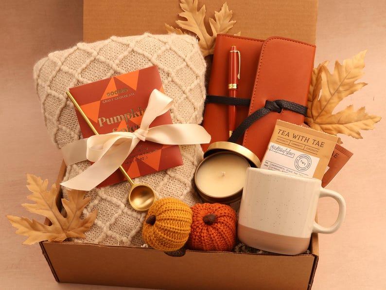 Christmas Gift Box, Hug In A Box, Encouragement Gift, Mom Gift Set, Thinking Of You Box, Cozy Care Package, Gift For Women, Happy Holidays Box